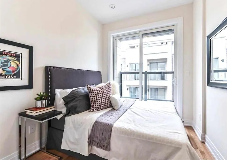 Apartamento Luxe Toronto Townhome, Rooftop Terrace, Parking