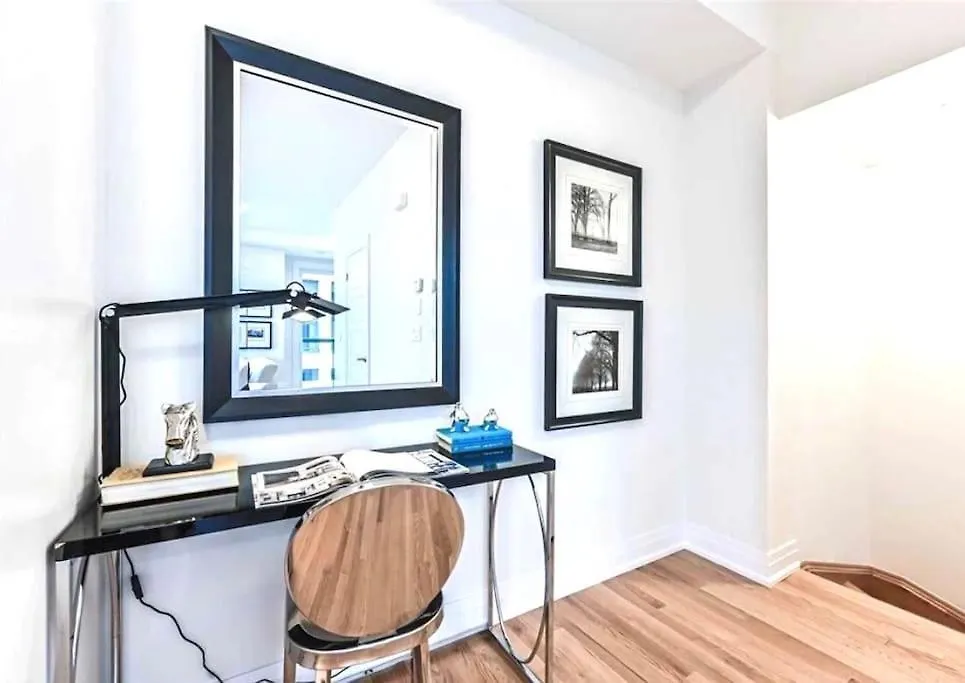 Luxe Toronto Townhome, Rooftop Terrace, Parking