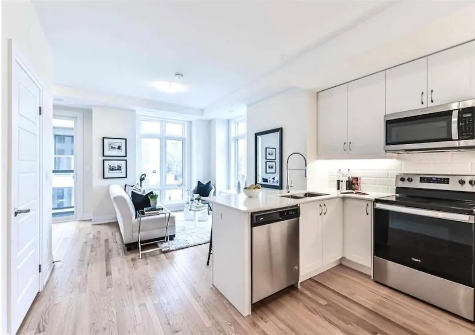 Apartment Luxe Toronto Townhome, Rooftop Terrace, Parking Canada