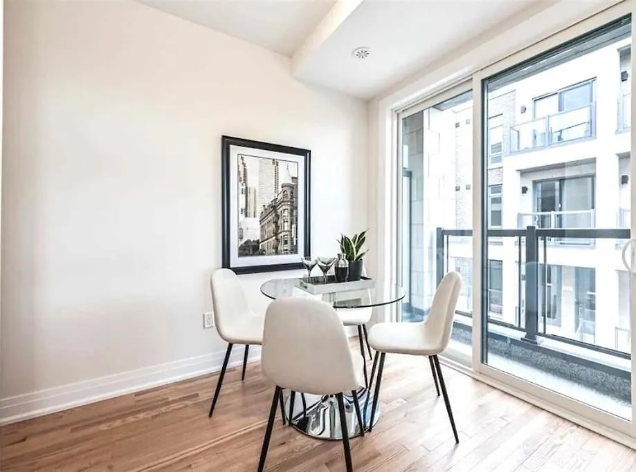 Luxe Toronto Townhome, Rooftop Terrace, Parking Apartment