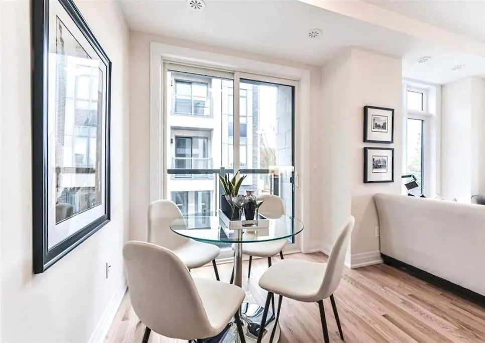 Luxe Toronto Townhome, Rooftop Terrace, Parking Apartment
