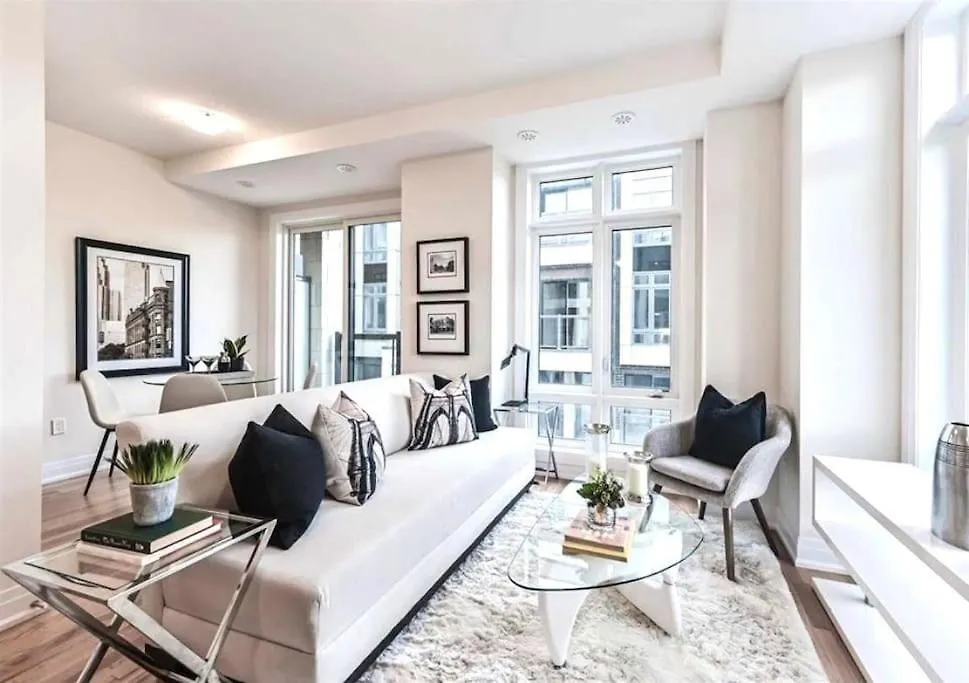 Apartment Luxe Toronto Townhome, Rooftop Terrace, Parking